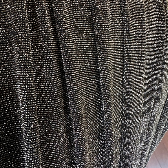 Le chateau sparkle gold dress - Picture 4 of 5